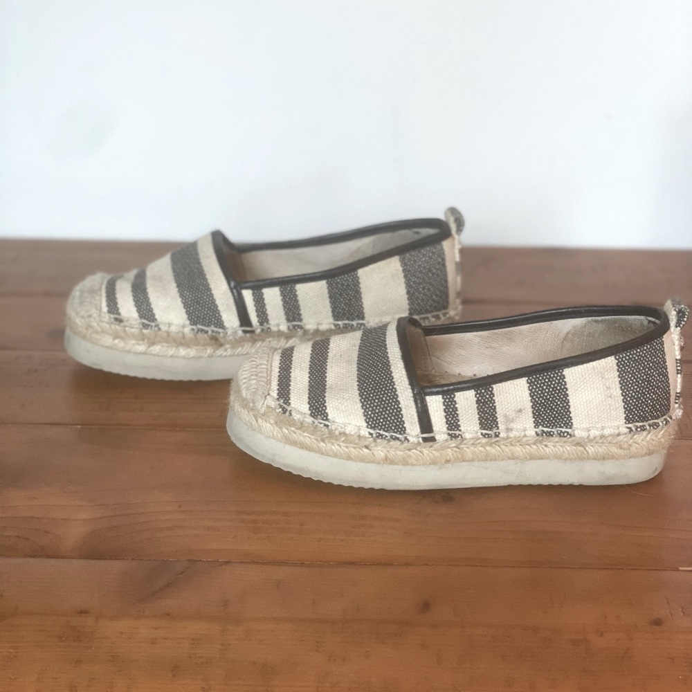 VINCE CAMUTO Mappen Stripe Platform Espadrilles